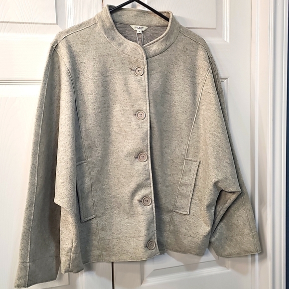 NWT Max Studio Brushed Knit Bomber Jacket Button Closure Heather Oatmeal 1X - Picture 3 of 16